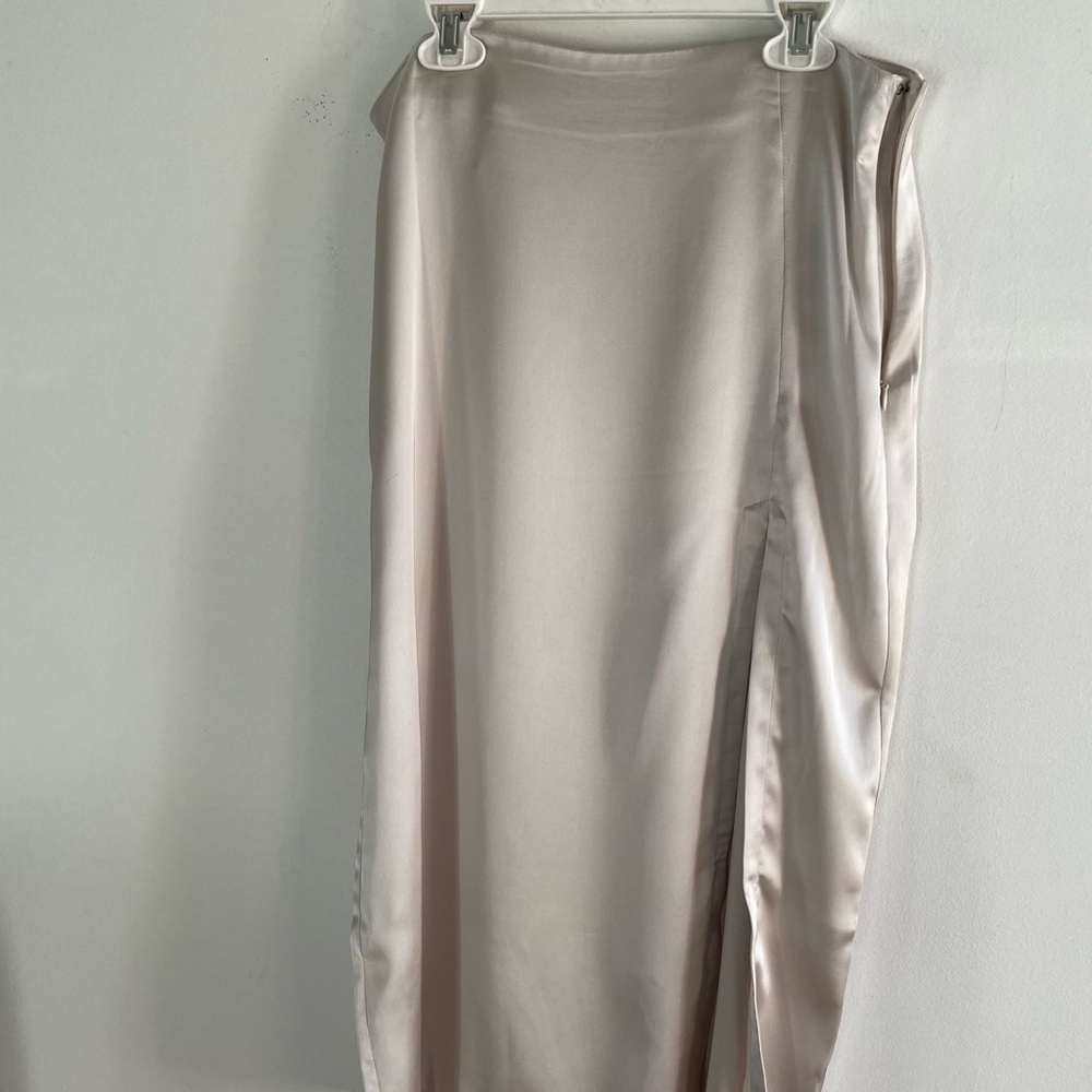 Dynamite Satin Midi Skirt in Light Cream